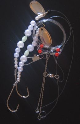 Fladfiskeforfang med perlemors perler og spinnerblade fra Trendy